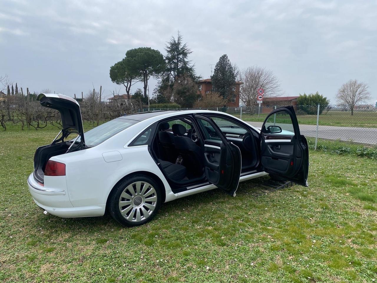 Audi A8 3.0 V6 TDI quattro tiptronic