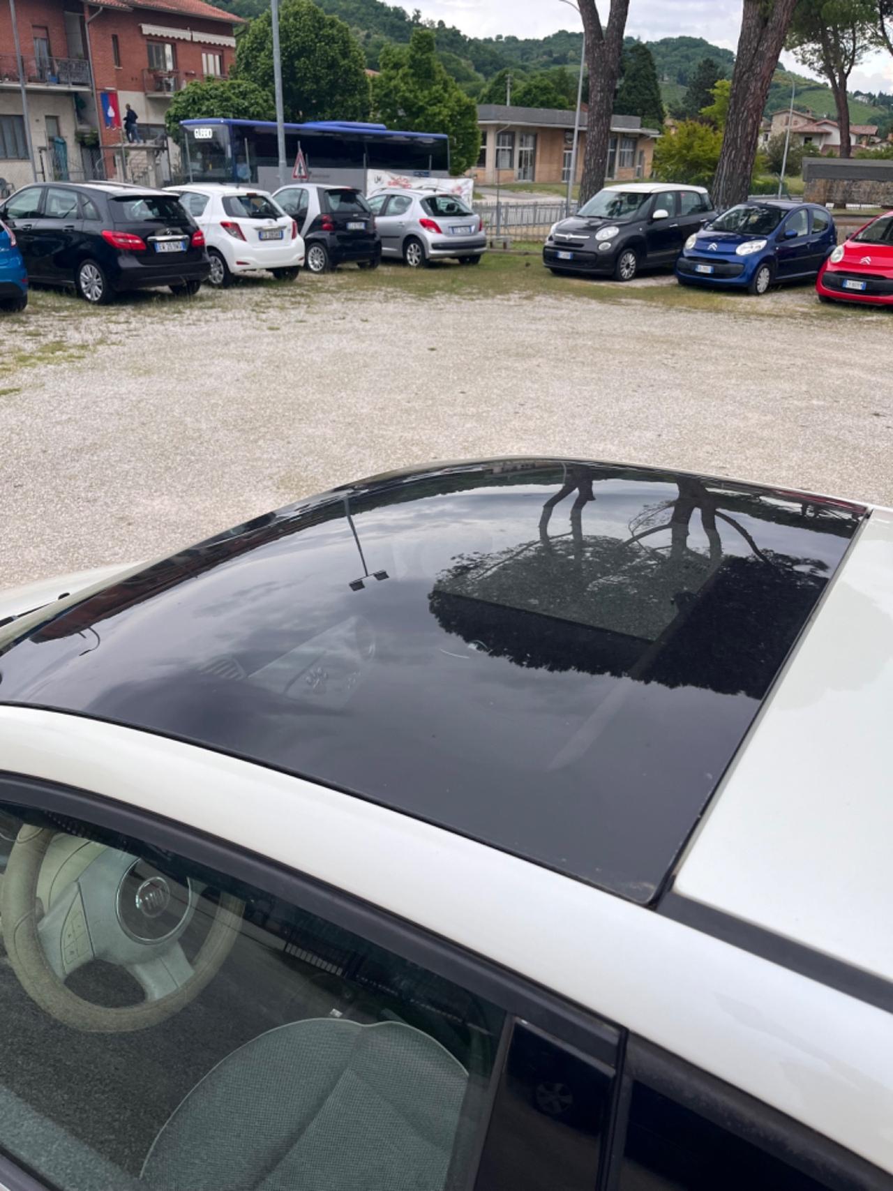 Fiat 500 1.3 Multijet Lounge 2010 120000 km PERLA