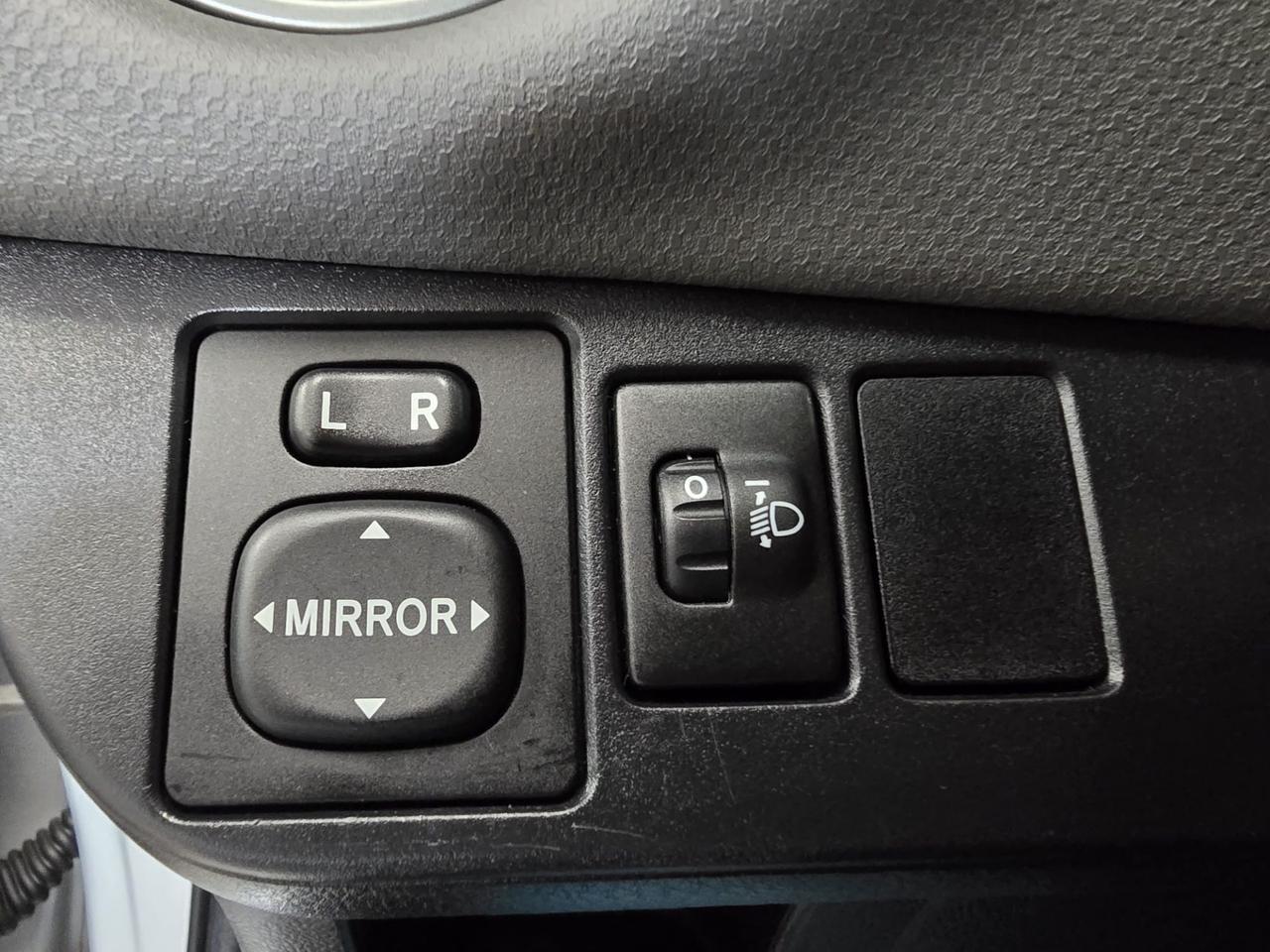 Toyota Yaris 1.5 Hybrid 75cv 2016 km 120000