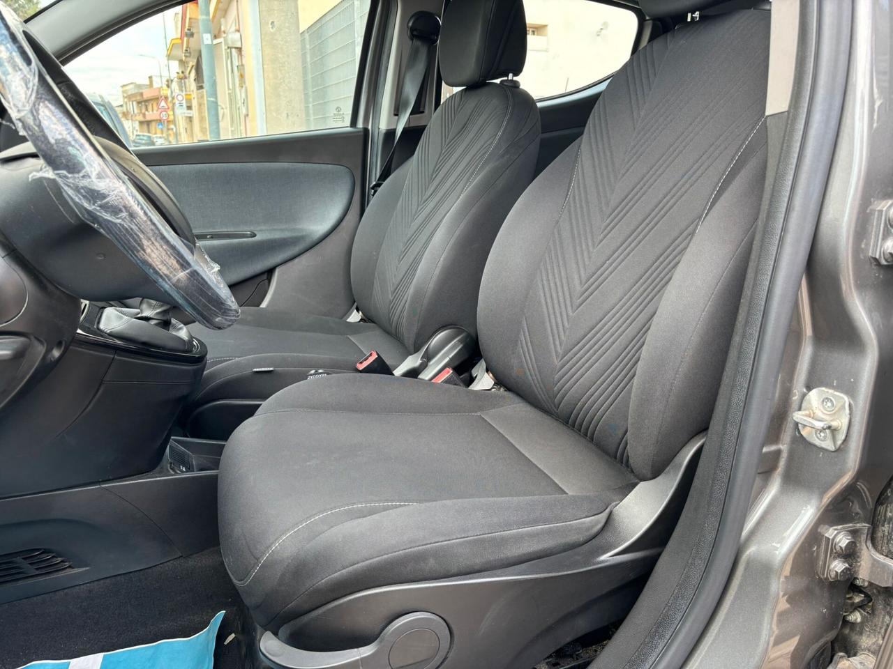 Lancia Ypsilon 1.0 FireFly Hybrid Gold - 2021
