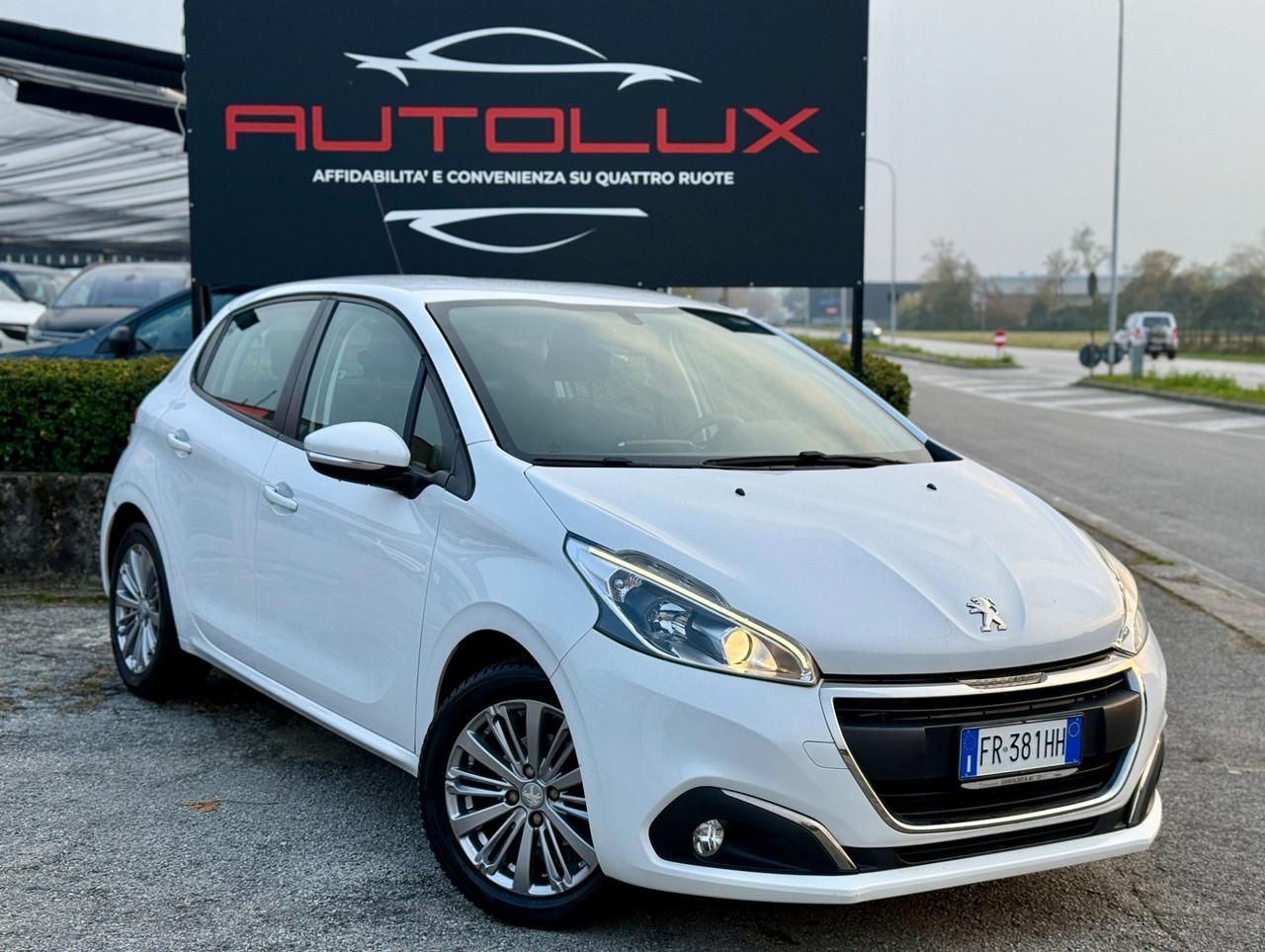 Peugeot 208 1.2i Benzina 82CV 5PT NEOPATENTATI 117.000KM
