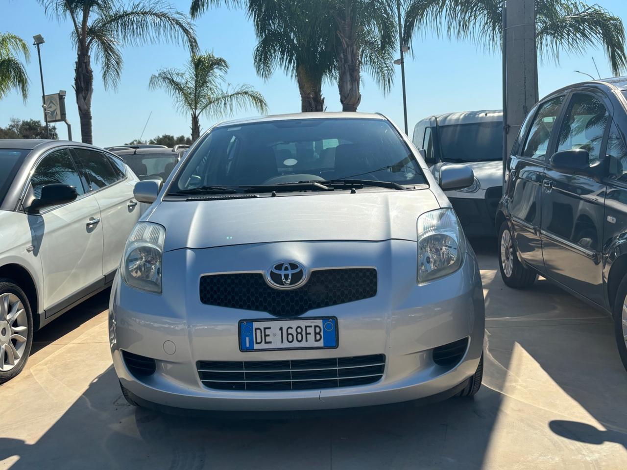 Toyota Yaris 1.0 5 porte Sol