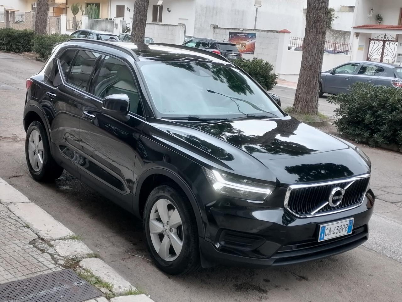 Volvo XC40 D3 Momentum NAVI CAMERA LED PELLE 2020