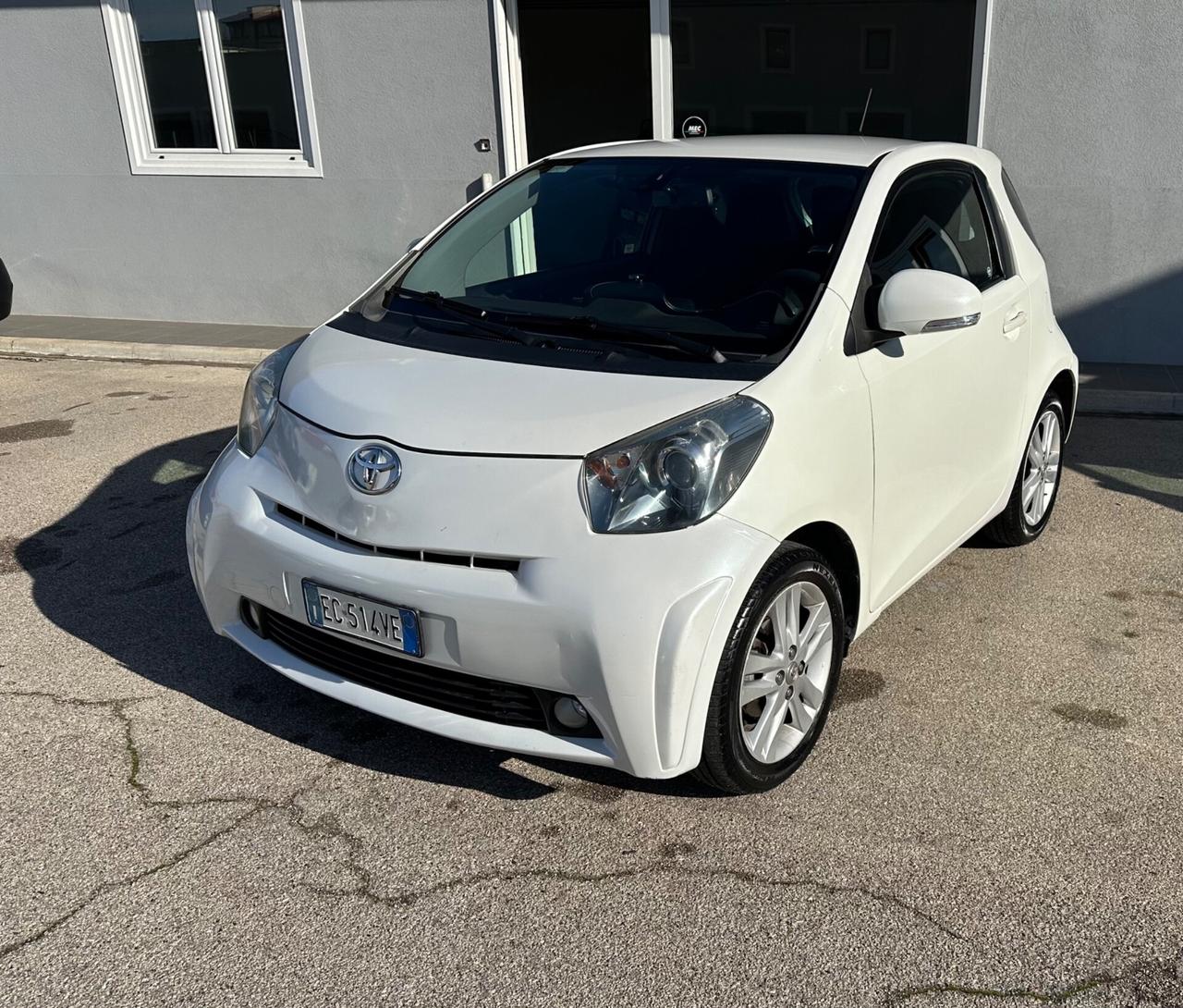 Toyota iQ 1.3 Executive CONFRONTA KM OPTIONAL