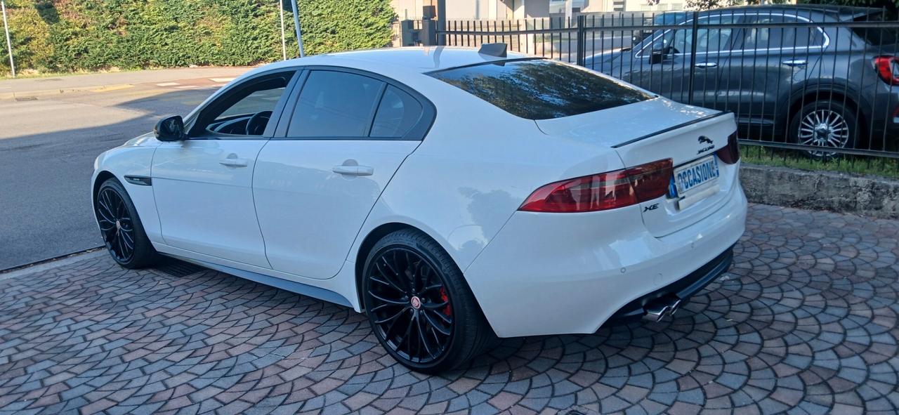 Jaguar XE 2.0 D Turbo 180 CV AWD aut. R-Sport