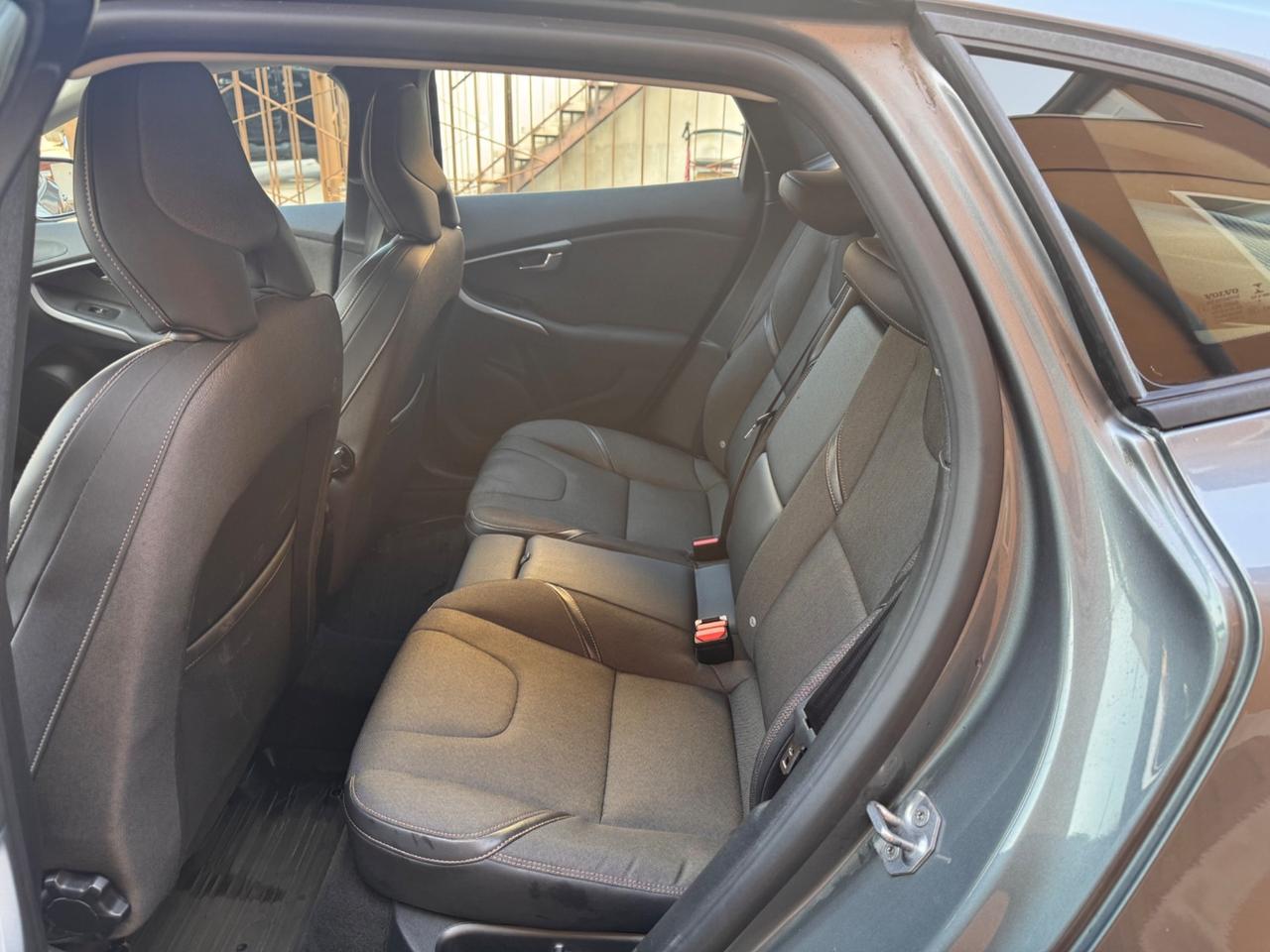 Volvo V40 Cross Country D2 Business Plus