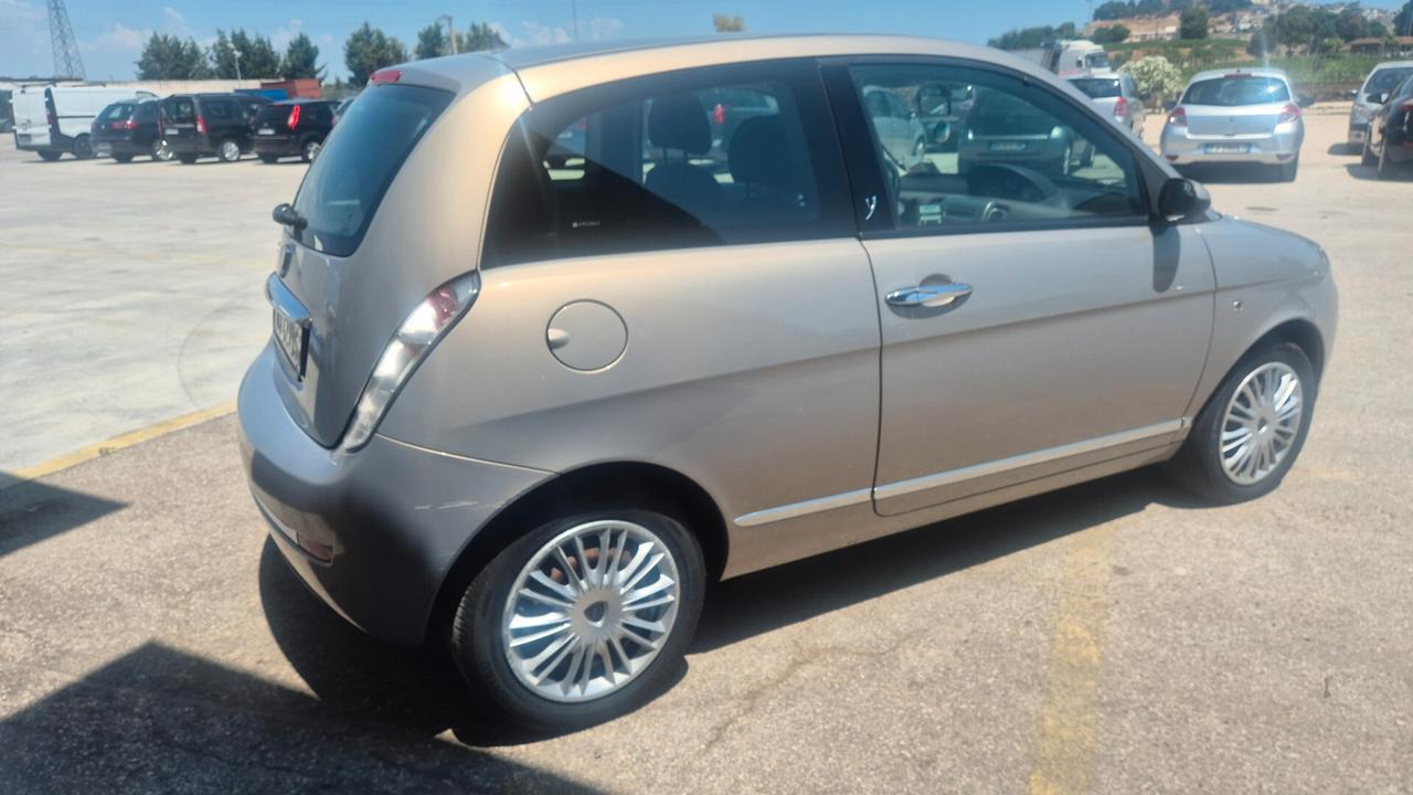 Lancia Ypsilon 1.2 Oro Giallo