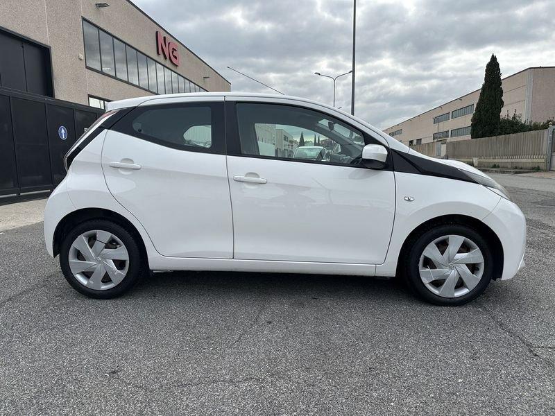 Toyota Aygo 1.0 VVT-i x-cool 5p. 69cv