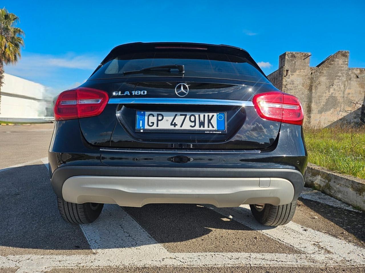 Mercedes-benz GLA 180 Executive 1.6 BENZ NAVI XENON SENSORI SEDILI RISCAL