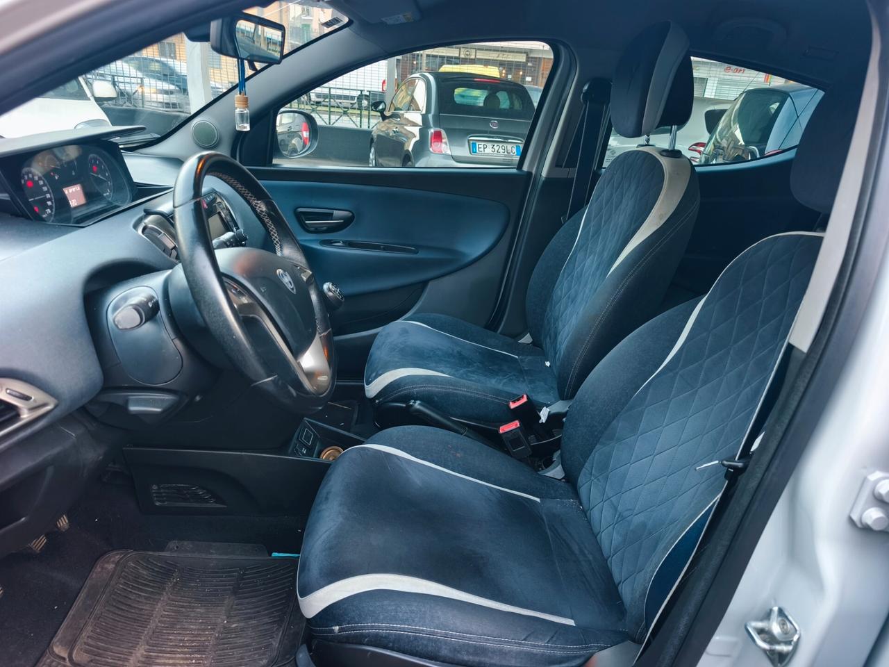 Lancia Ypsilon 1.2 69 CV 5 porte GPL Ecochic Unyca