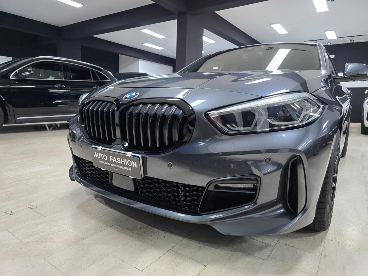 Bmw 118 118d 5p. Msport