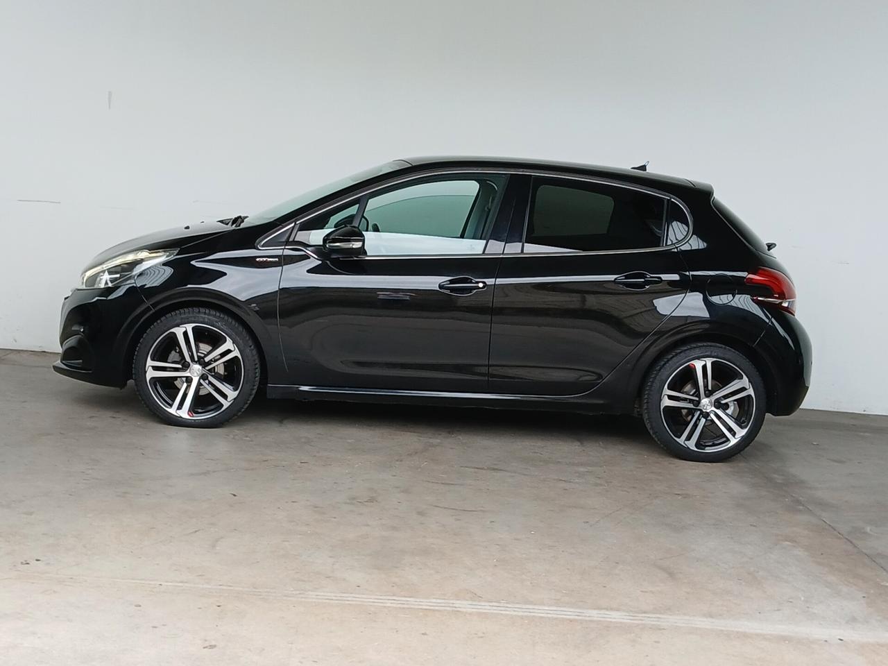 Peugeot 208 GT LINE