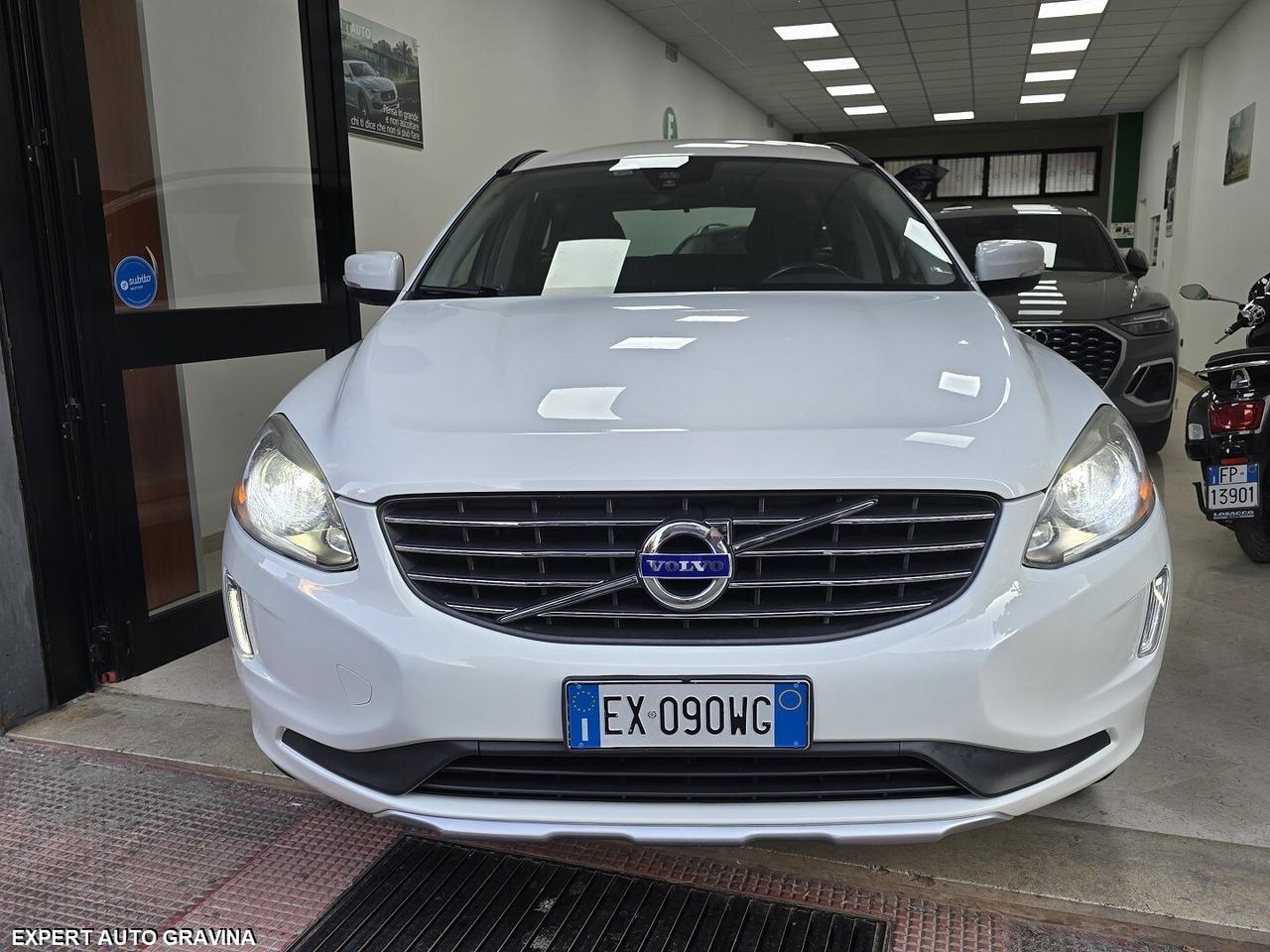 VOLVO XC60 2015 CAMBIO MANUALE 2.0 181cv PARI NUOV