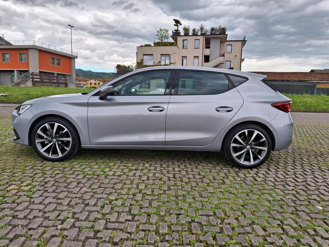 Seat Leon 1.5 TGI DSG FR - SOLO 13000KM