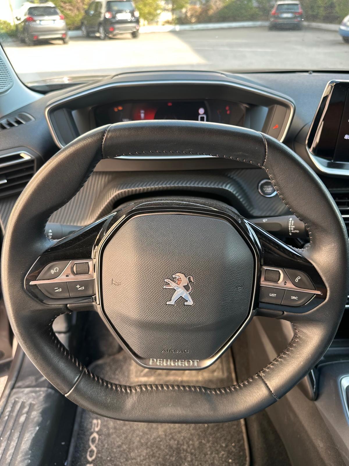 Peugeot 2008 BlueHDi 100 S&S Allure