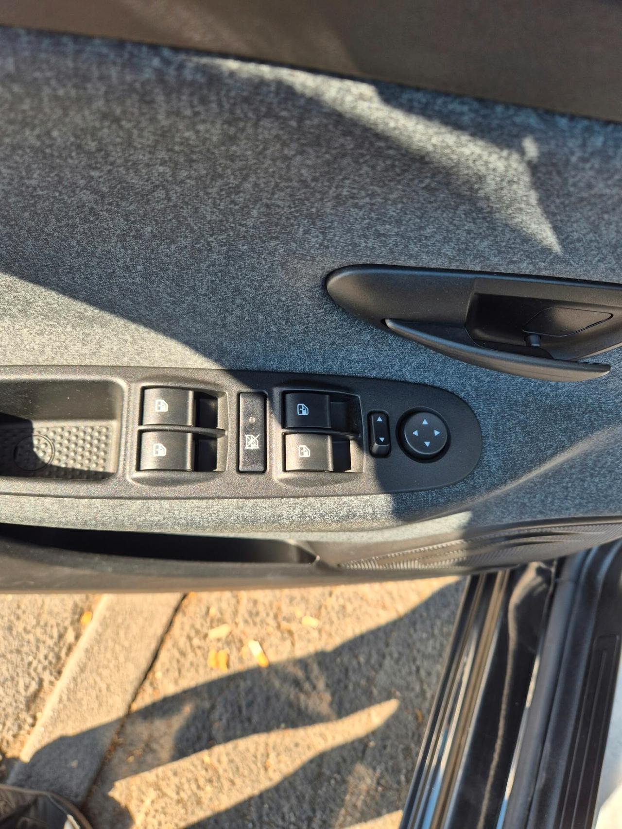 Lancia Ypsilon 1.0 FireFly 5 porte S&S Hybrid Ecochic Silver
