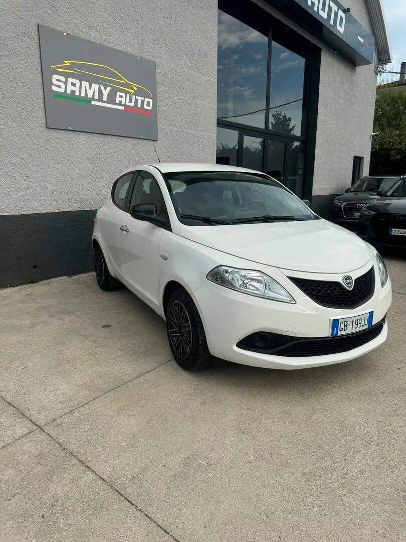 Lancia Ypsilon 1.2 69 CV 5 porte S&S Gold