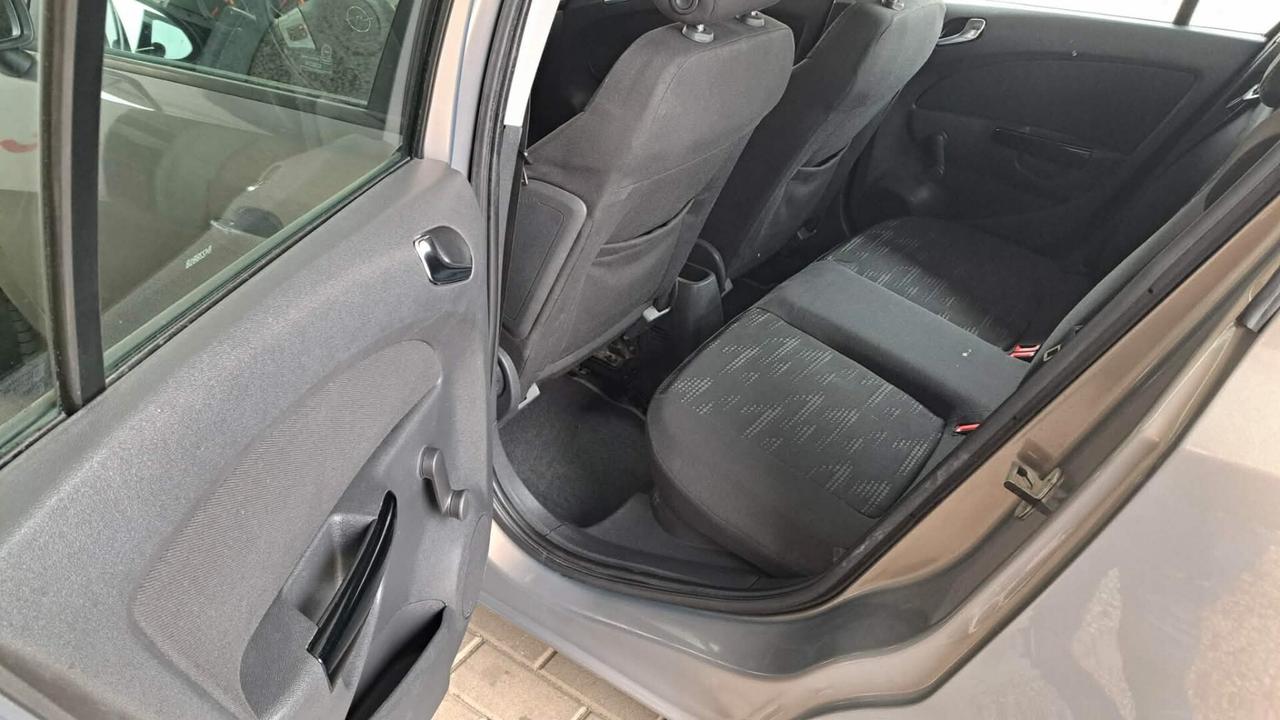Opel Corsa 1.2 5 porte Club