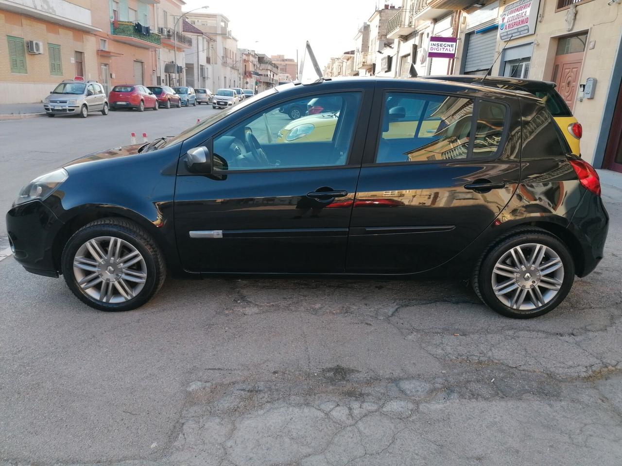 Renault Clio 1.2 Benzina PARI AL NUOVO