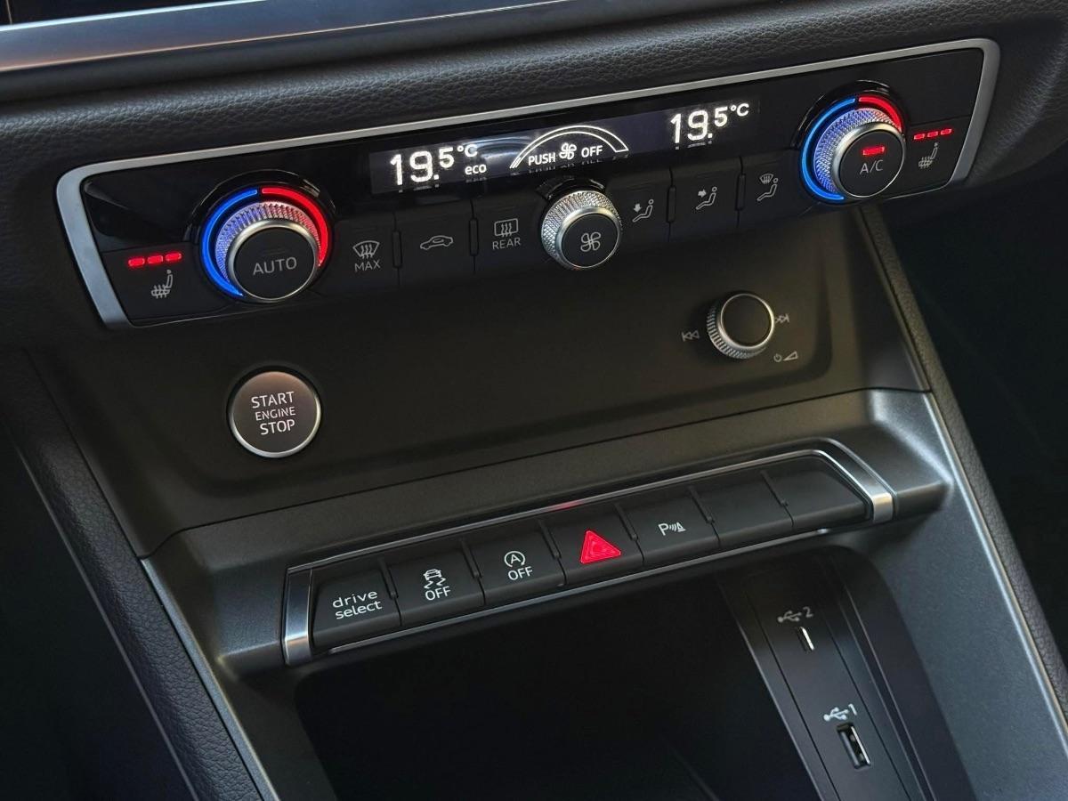 Audi Q3 Sportback 35TDI S-line Identity Black 150CV