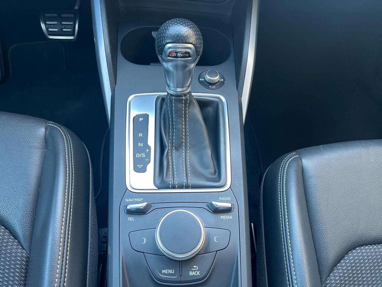 Audi Q2 30 TDI S tronic Identity Black