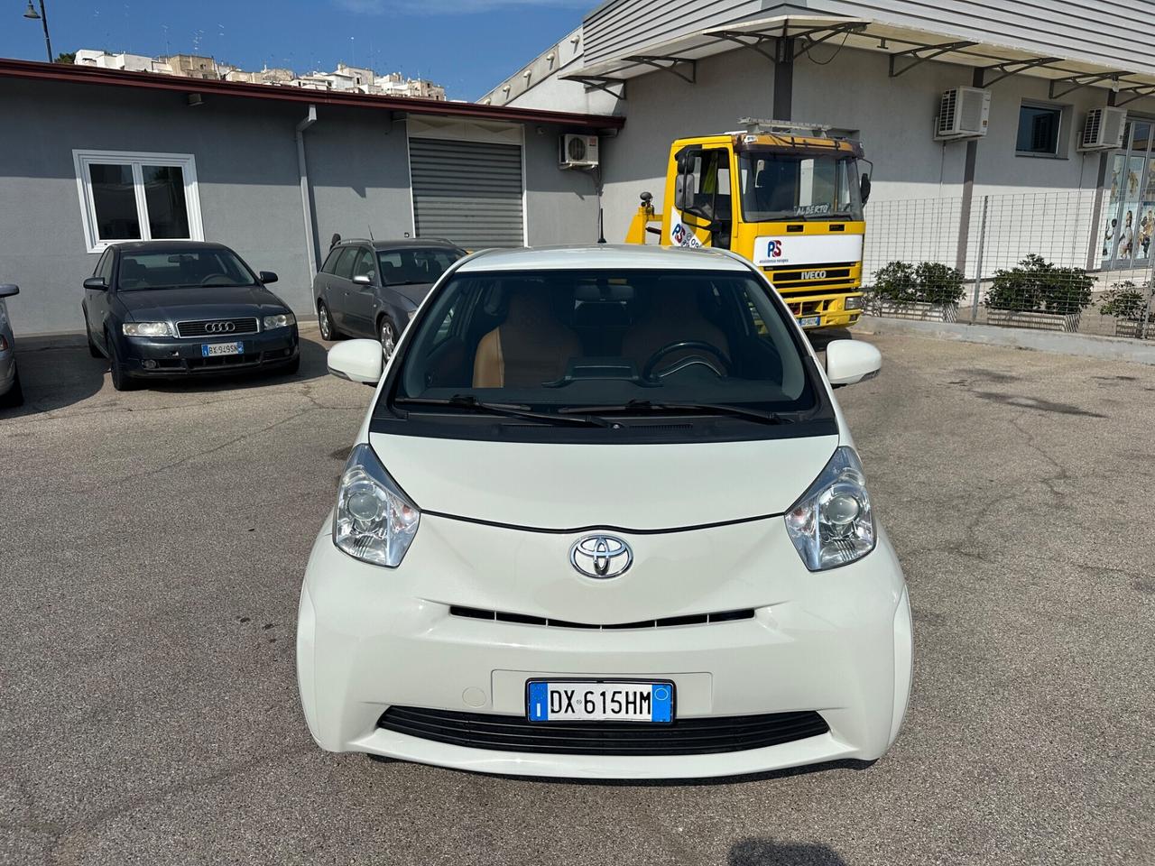 Toyota iQ 1.0