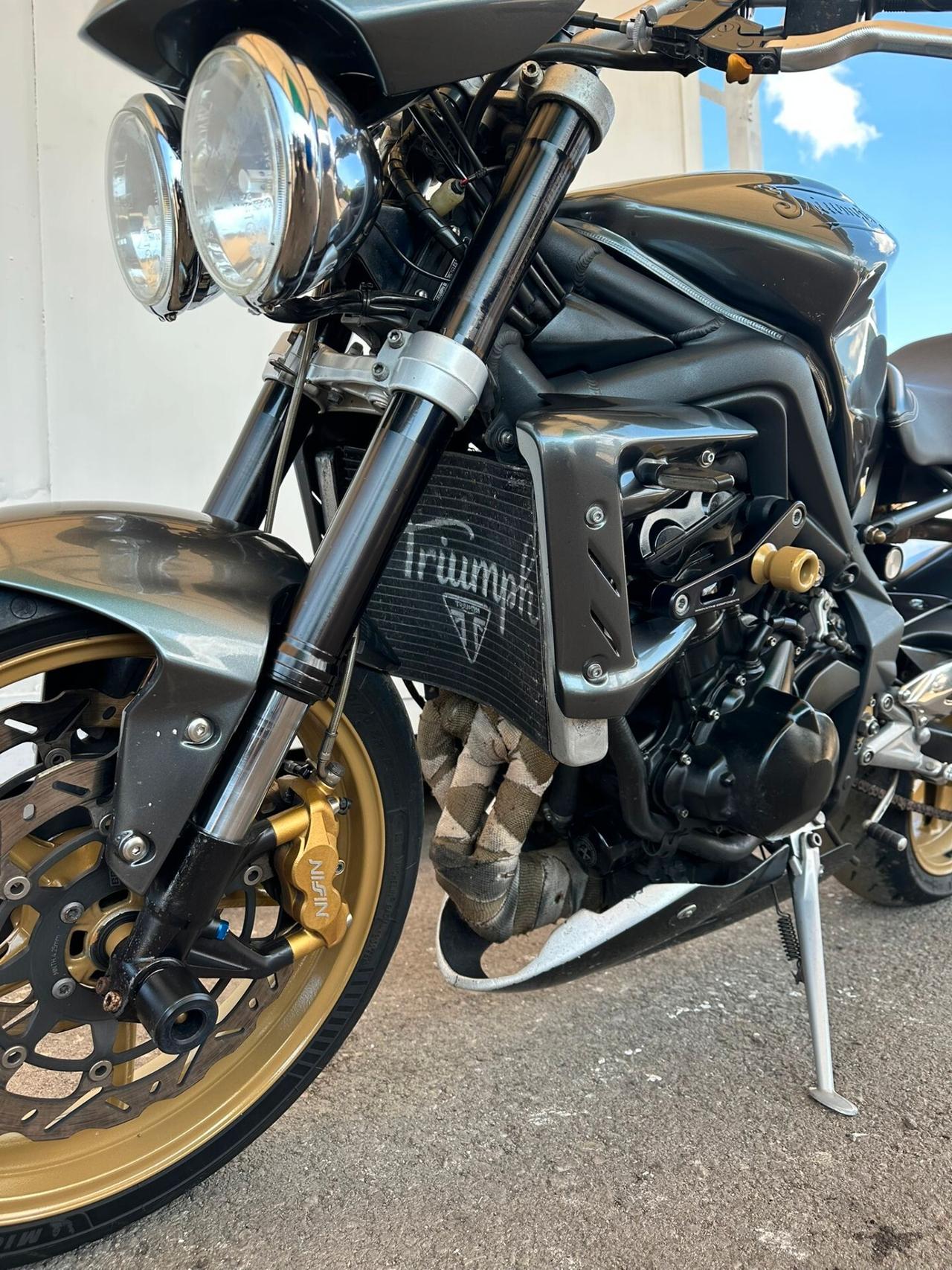 Triumph Street Triple R