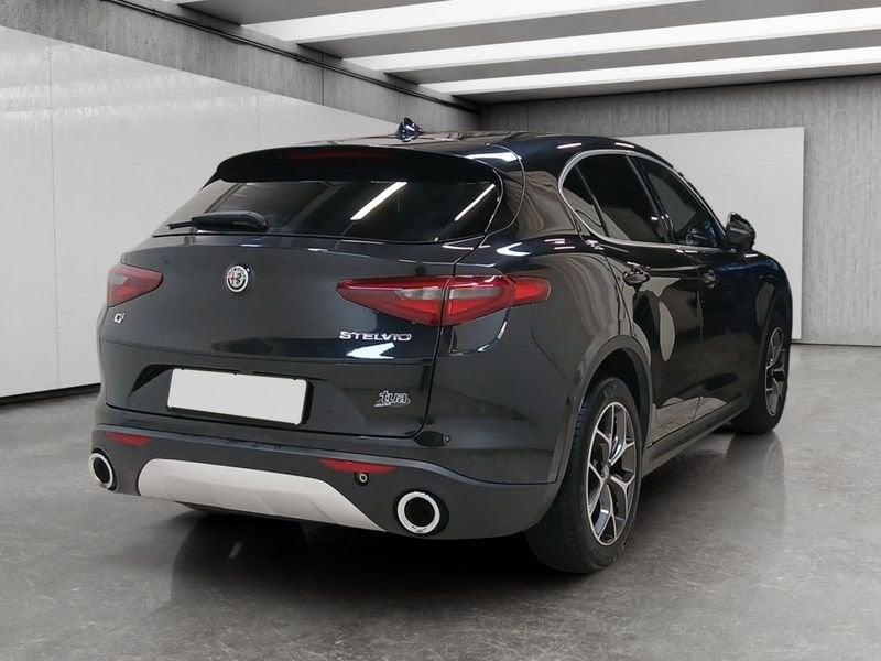 Alfa Romeo Stelvio 2.2 t Executive Q4 210cv auto my19