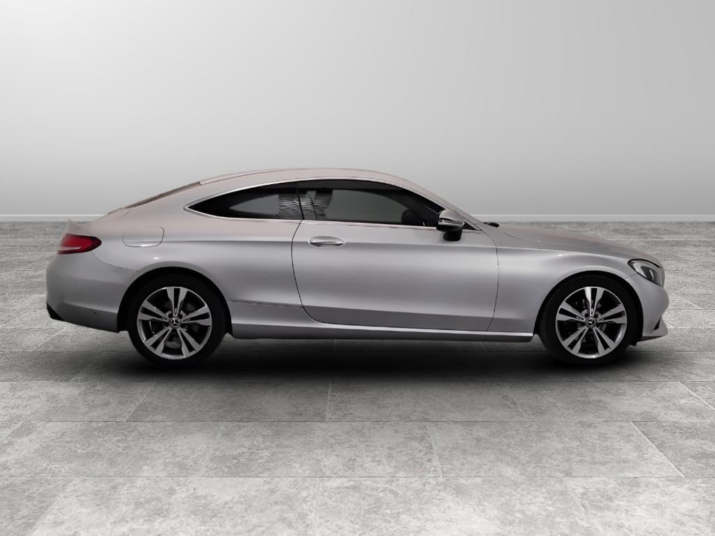Mercedes-Benz Classe C-C205 2016 Coupe - C Coupe 220 d Premium 4matic auto