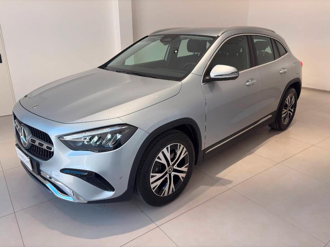 Mercedes Classe GLA 180 d Progressive Advanced auto