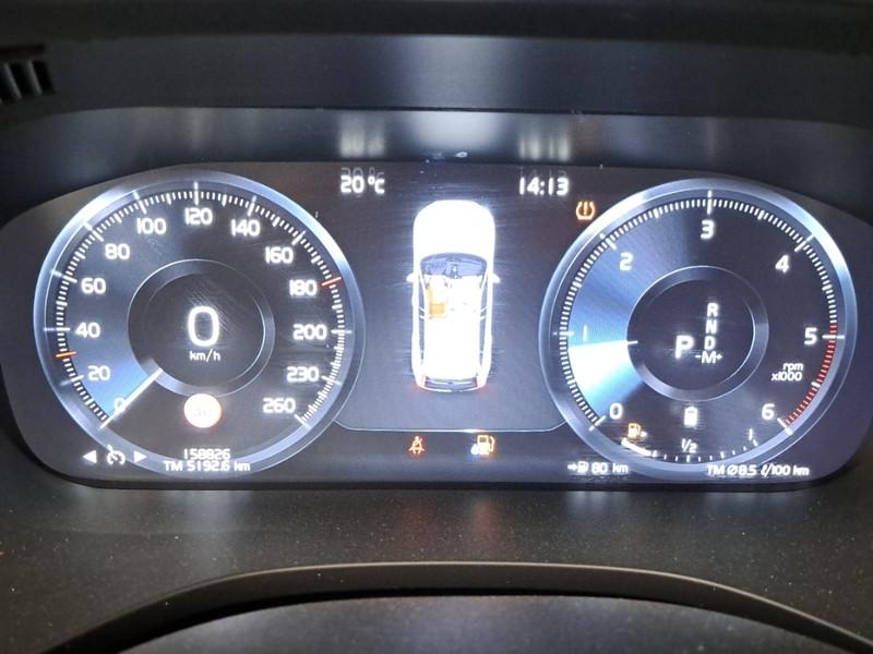 VOLVO XC60 B4 D AWD automatico Momentum Pro