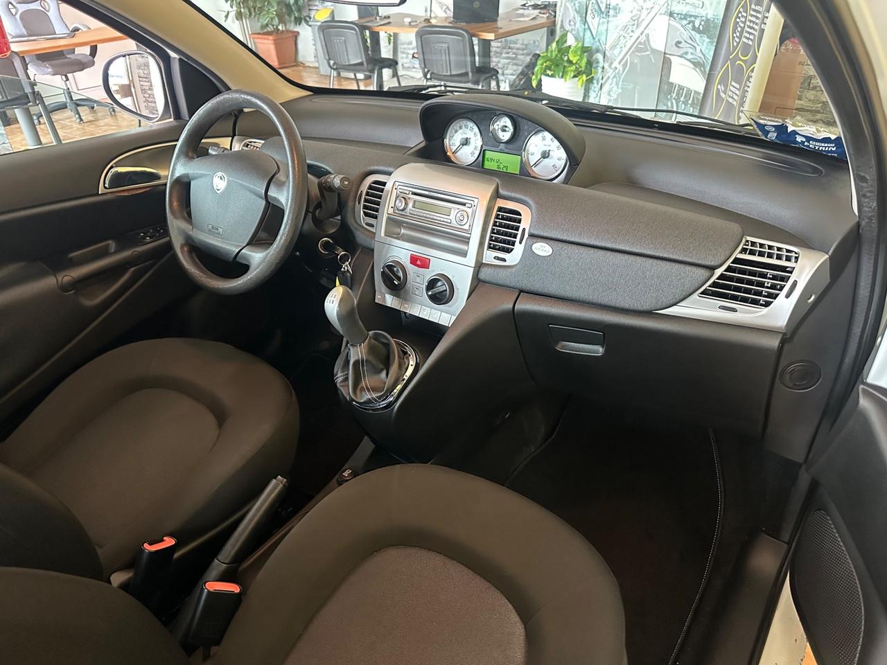 Lancia Ypsilon 1.3diesel per neopatentati