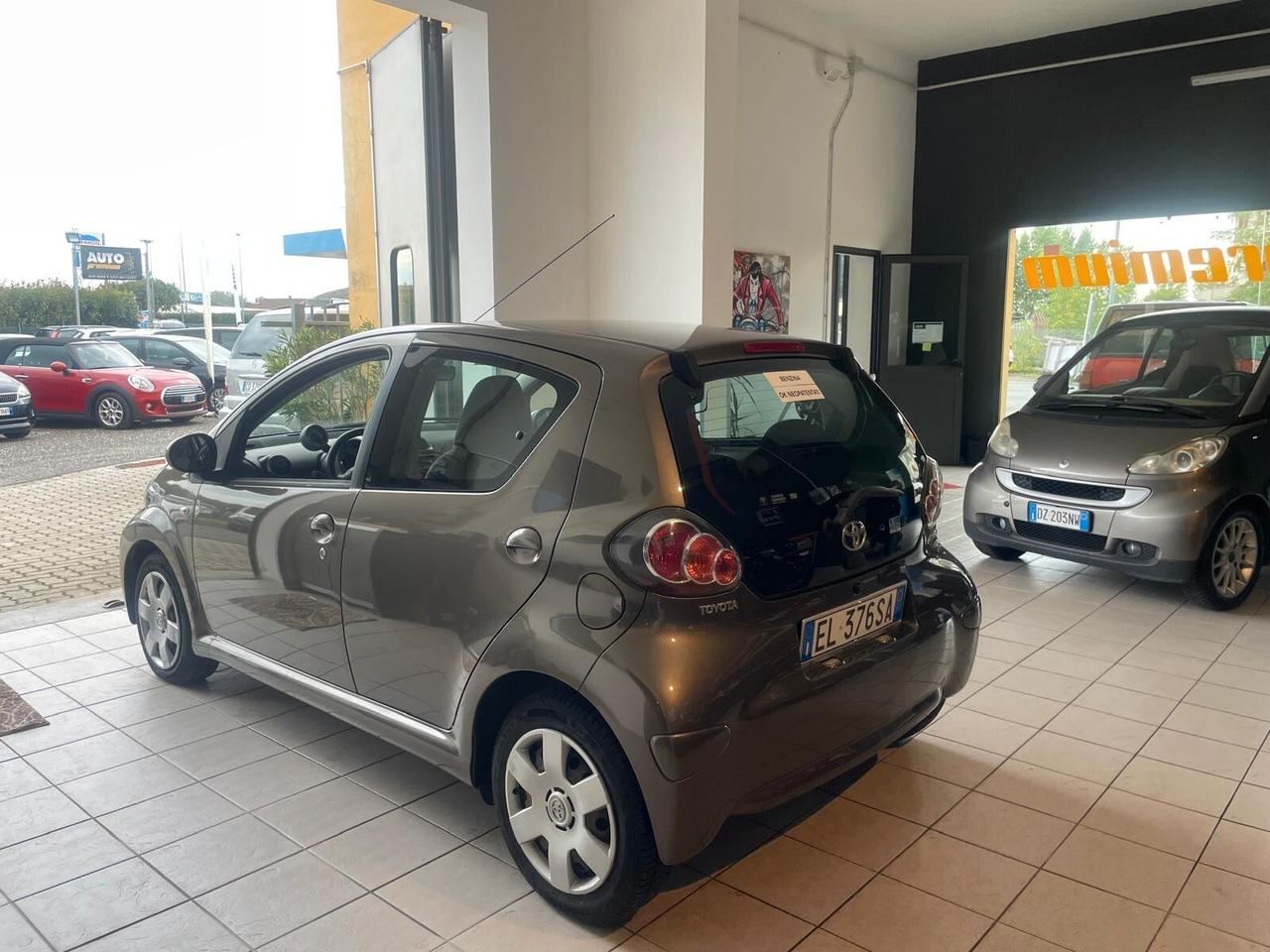 Toyota Aygo 1.0 12V VVT-i 5 porte Tobasco(X NEOPATENTATI)