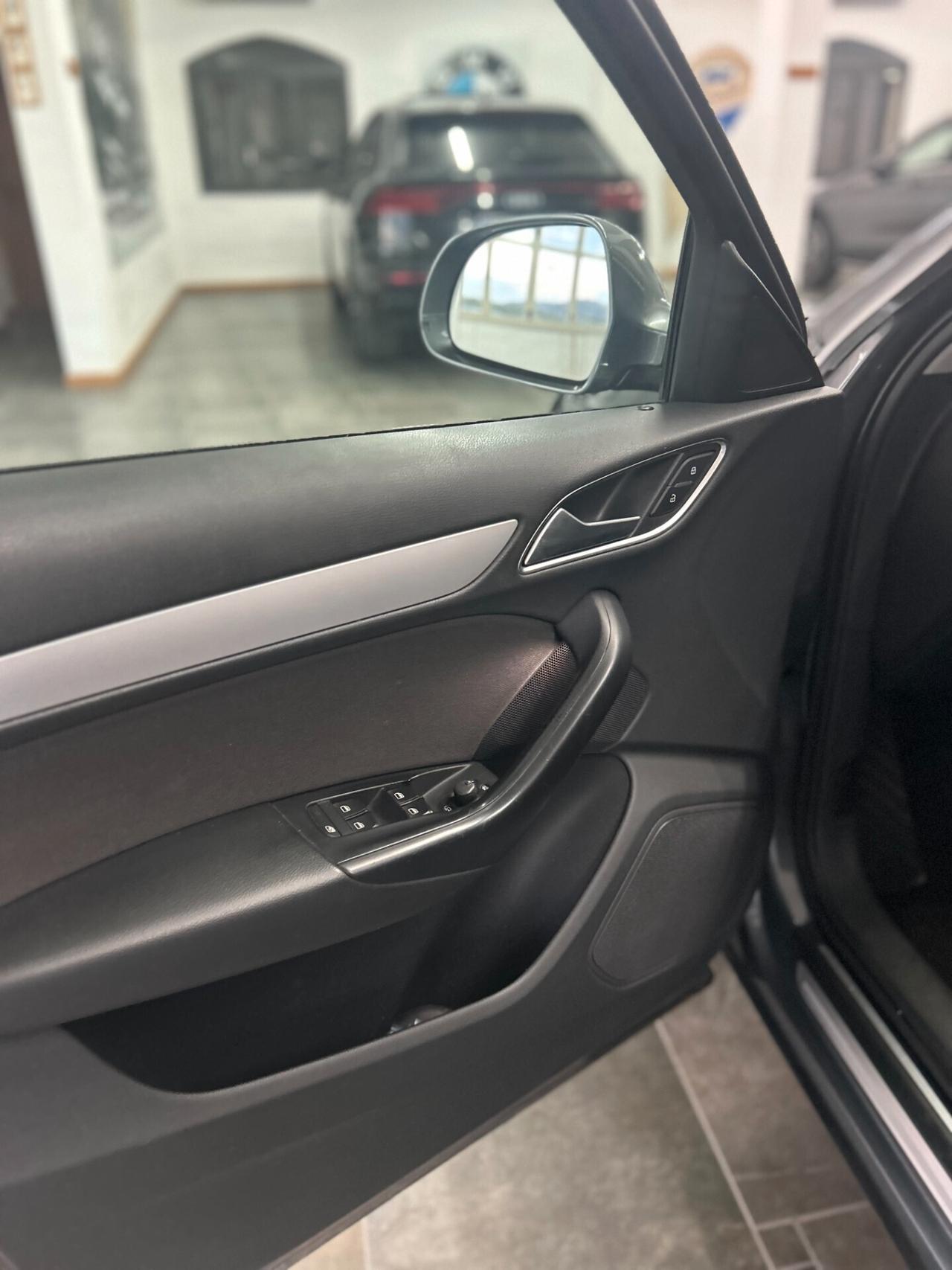 Audi Q3 2.0 TDI S tronic S-Line - 2017