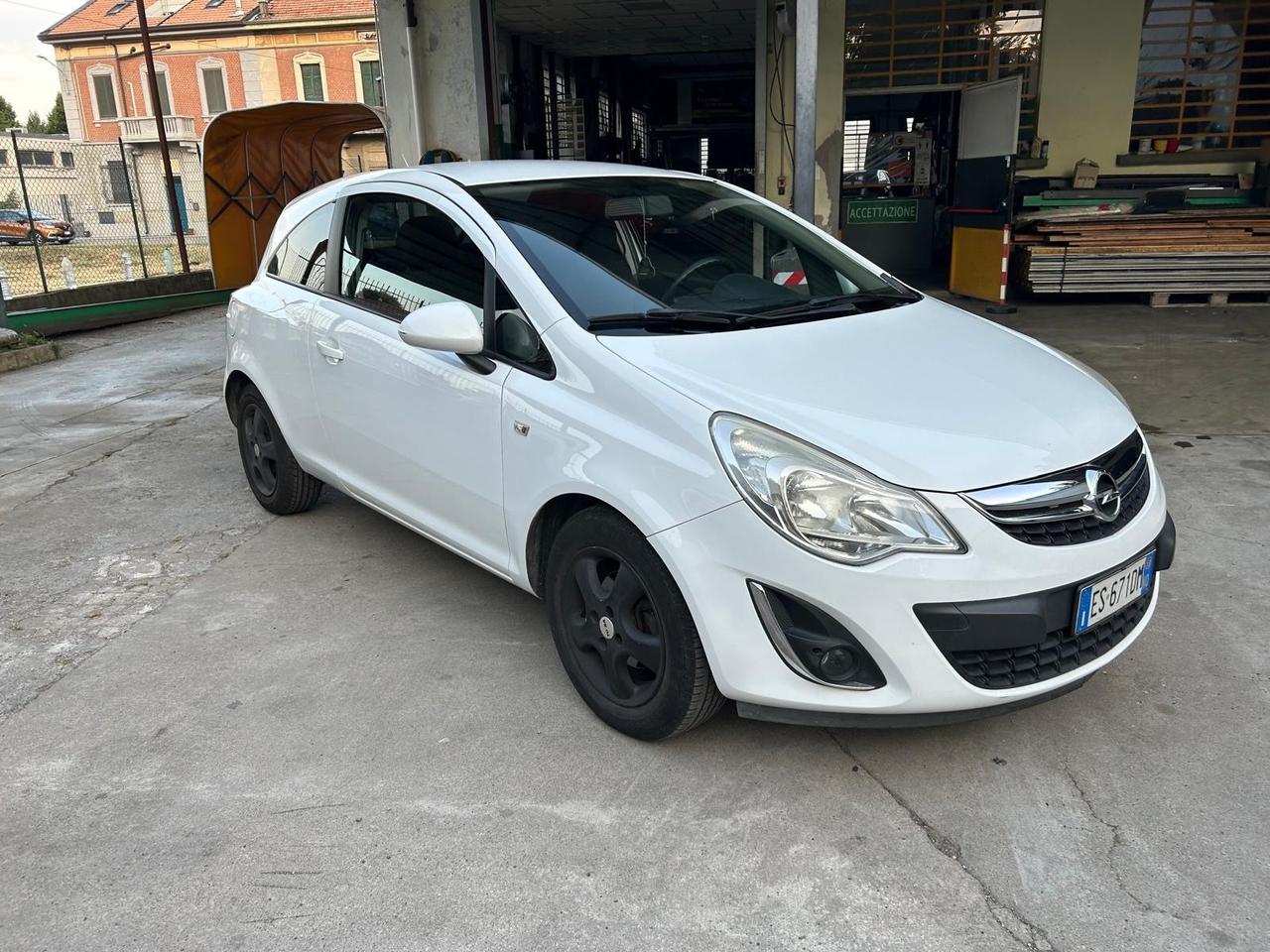 Opel Corsa 1.2 85CV 3 porte GPL-TECH Edition