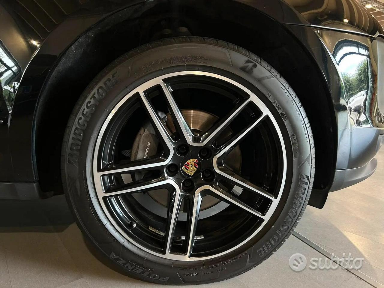 PORSCHE MACAN 2.0