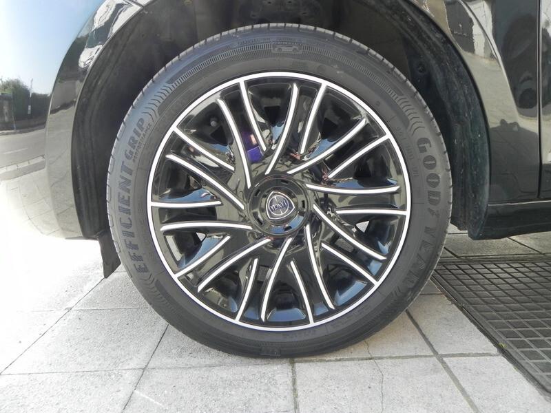 Lancia Ypsilon 1.0 FireFly 5 porte S&S Hybrid Gold