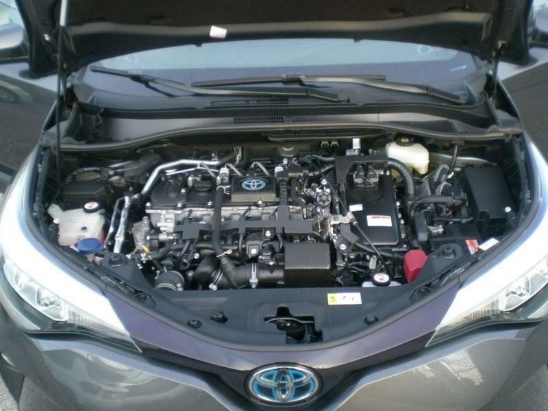 Toyota C-HR 1.8h Business e-cvt