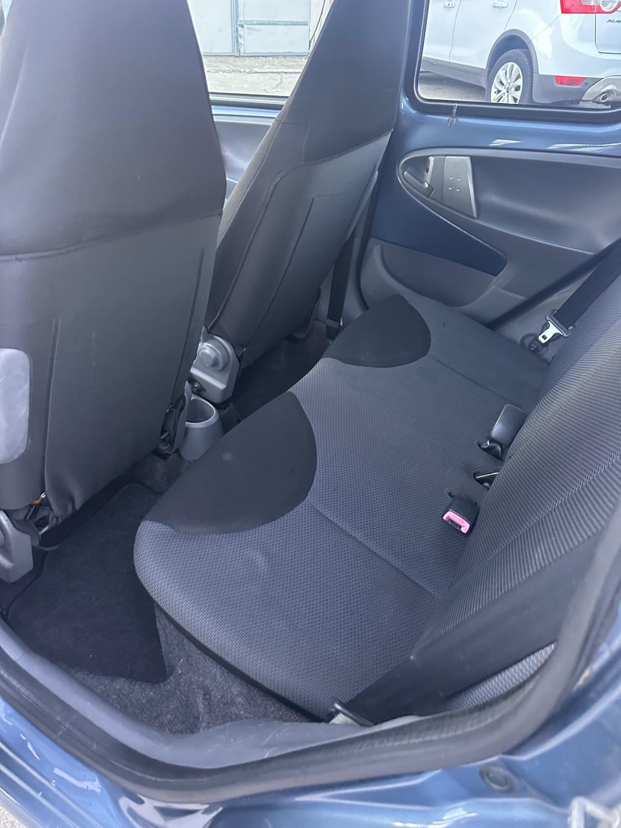 Toyota Aygo 1.0 VVT-i 68cv 5 porte Sound