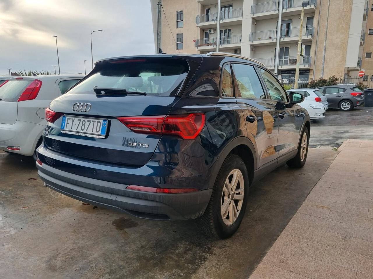 Audi Q3 35 TDI S tronic Business