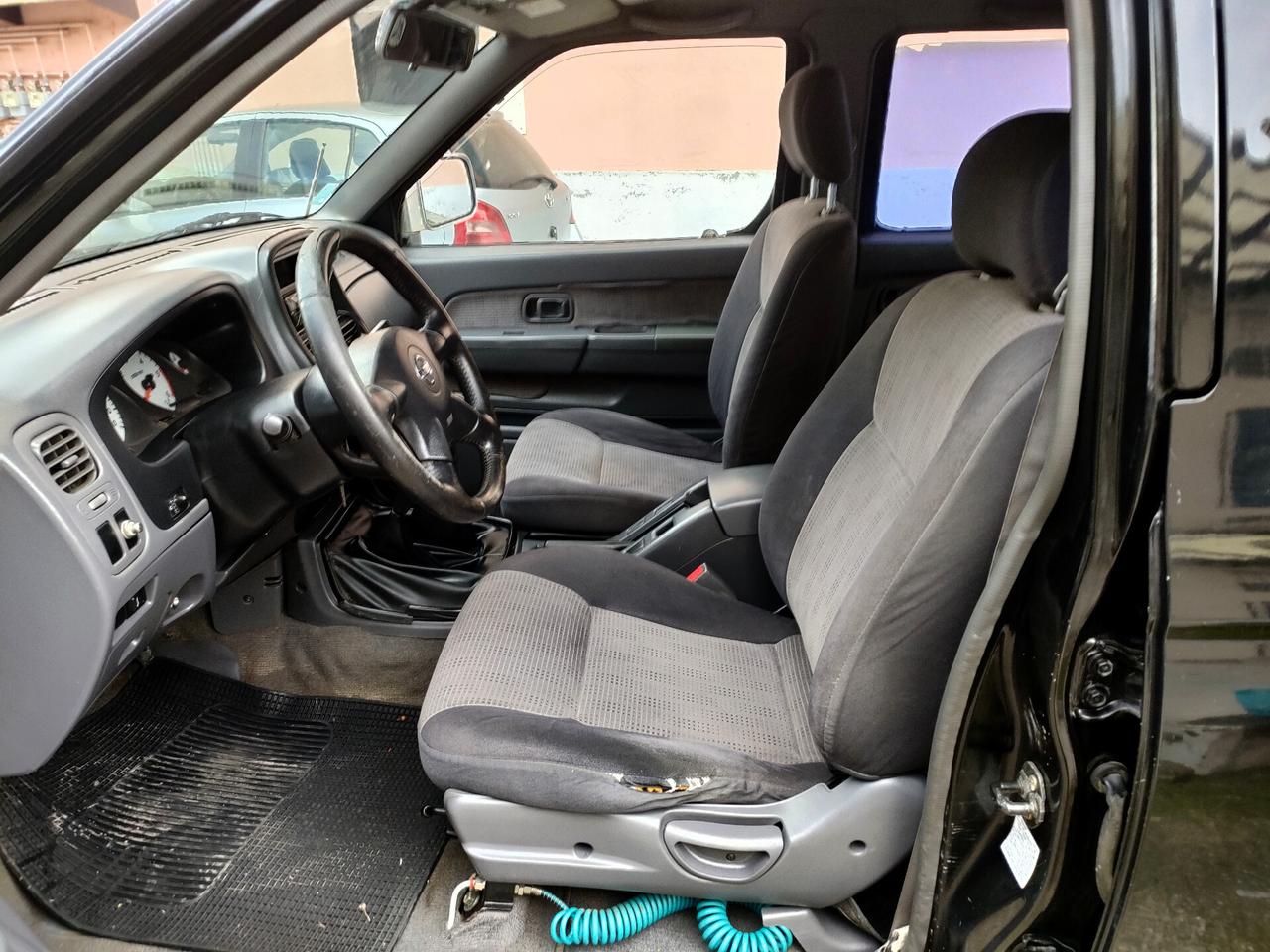 Nissan Navara 2.5 TD Double Cab