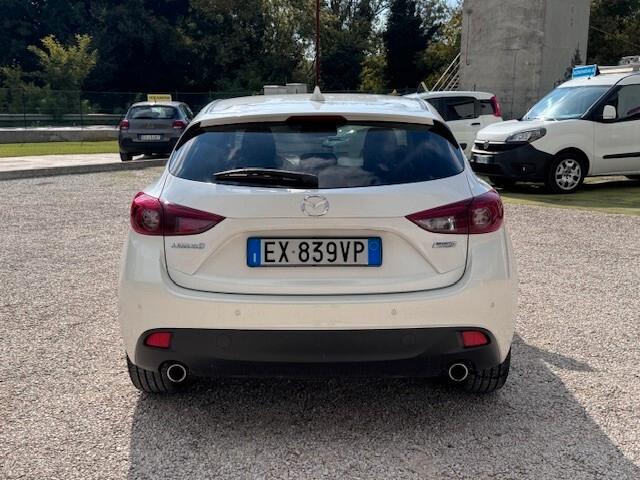 Mazda 3 2.2 Skyactiv-D Exceed - LIEVE URTO FRONT. !!