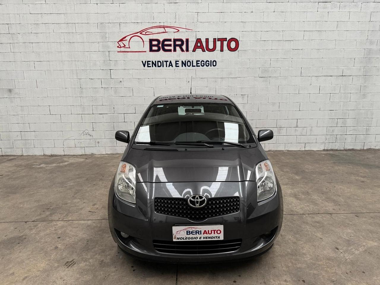 Toyota Yaris 5 porte Navi