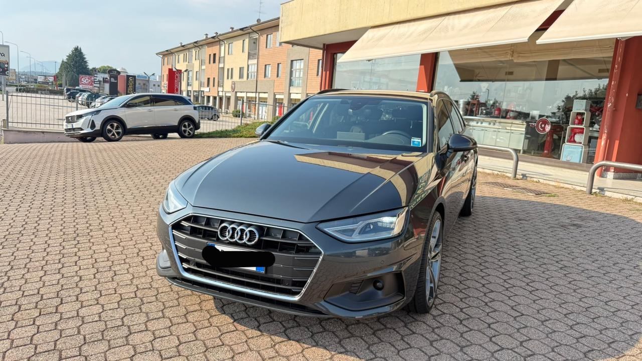 AUDI A4 S LINE 2023 l