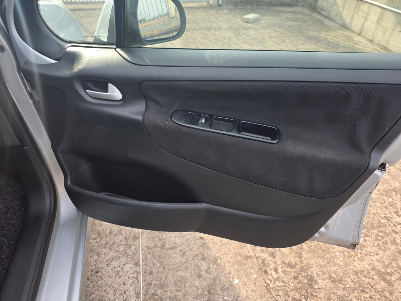 Peugeot 207 1.6 HDi 90CV 5p. XS