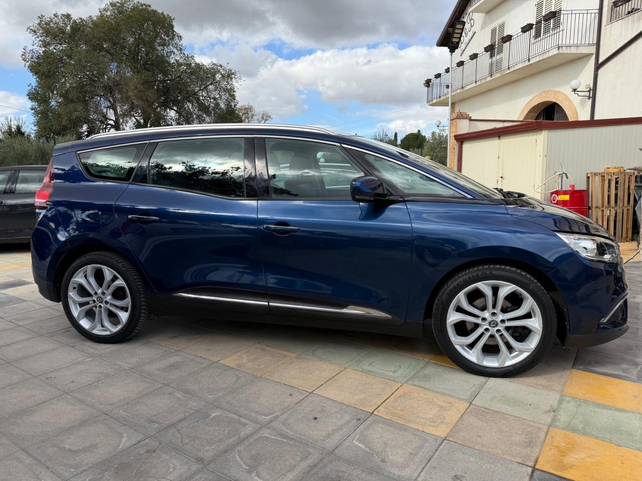 Renault Grand Scenic dCi 8V 110 CV EDC Energy Intens