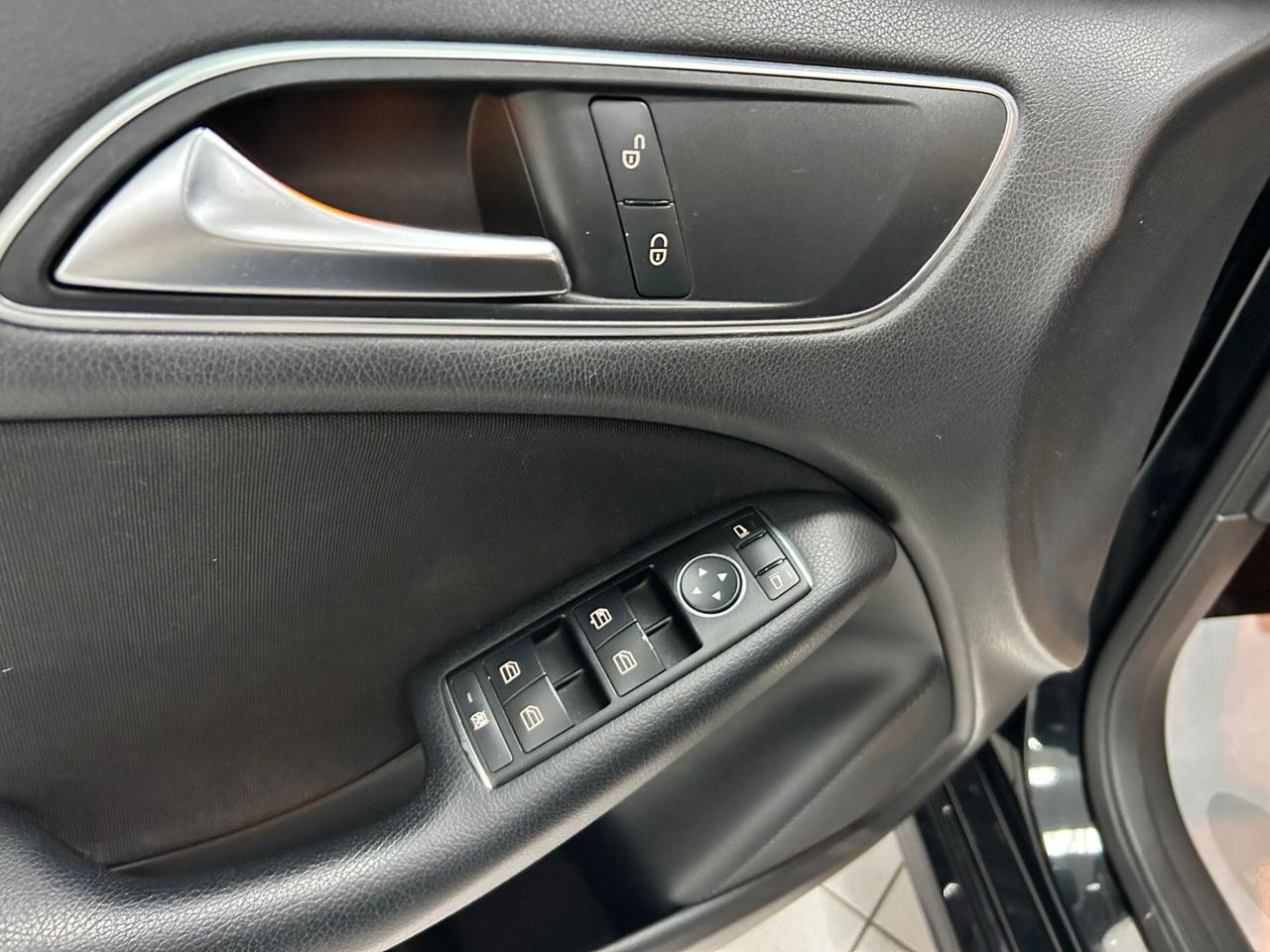 Mercedes-benz B 180 d 2012