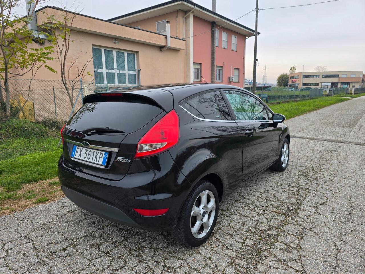 Ford Fiesta 1.2 Benzina con GARANZIA-NEOPATENTATI