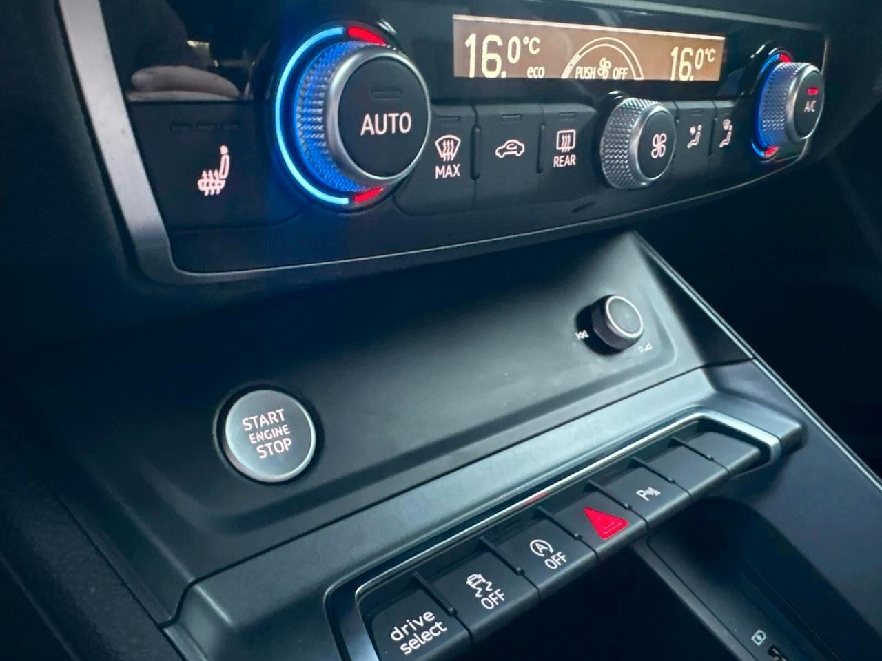 Audi Q3 SPB S line edition Identity Black S tronic