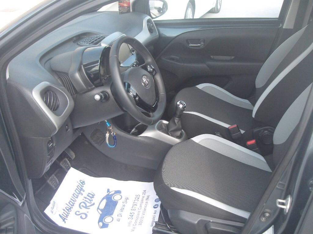 Toyota Aygo 1.0 VVT-i 69 CV 5 porte x-cool